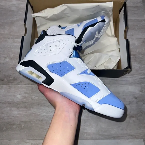 Air Jordan 6 UNC Womens Size 7 - Picture 4 of 4
